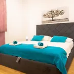 Apartment Cvita Free Beach Parking